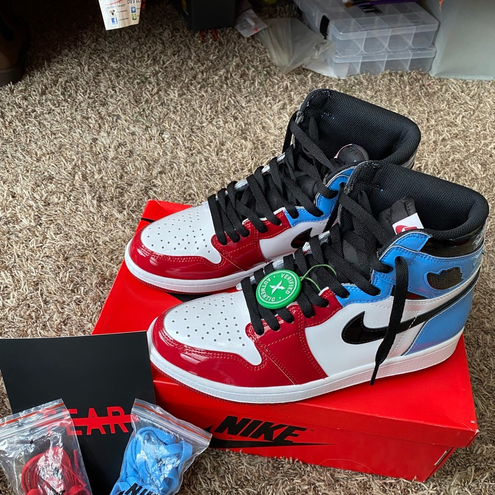 Jordan 1 fearless size 9.5. read description